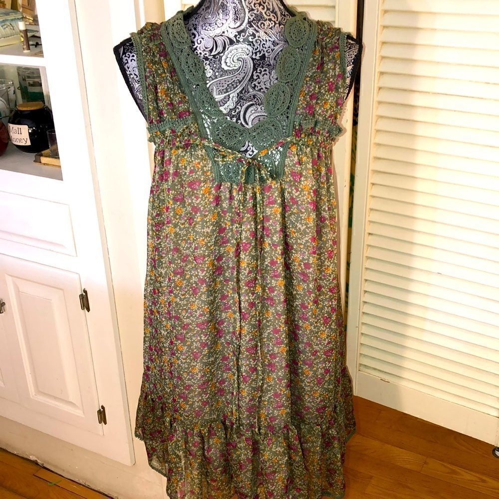 NWT Boho Floral Ruffle, Lace & Tie Chiffon Lounge Dress. Lined. Flowy.